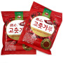 Nongshim Gochugaru - Koreansk Groft Chili Pulver 500g - Groft gochugaru chilipulver af koreanske røde chilipebre, der hovedsageligt bruges til at lave Kimchi, men også til at krydre mange andre retter.