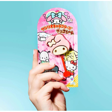 Fujiya Sanrio Chocolate Stick 1 stk. - Lækre chokoladepinde i den sødeste form med karaktererne fra japanske Sanrio! Hello Kitty, My Melody, Pochacco, Cinnamoroll og Pompompurin ^.^