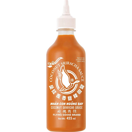 Flying Goose Sriracha Coconut Chili Sauce 455ml - Mild Sriracha chilisauce med cremet kokosmælk! Fantastisk aromatisk chilisauce fra Thailand fremstillet hos den originale producent, Flying Goose.