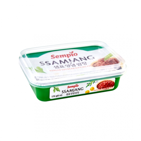 Sempio Ssamjang Mild Sojabønne Pasta 170g - Mild sojabønne Ssamjang fra koreanske Sempio med fantastisk umami, gochugaru og hvidløg! Skøn til alt fra dips til marinader.