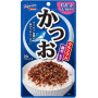 Hagoromo Papatto Bonito Furikake 28g - Japansk sesam og bonito furikake krydderiblanding fra Hagoromo, der bruges til topping af bl.a. ris eller i Onigiri risboller.