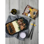 STOP MADSPILD (BEDST FØR 16/11/25) - KASSETILBUD (16 stk.) - Paldo Soy Chicken Stir Fry Instant Ramen Nudler - Spicy og umamifyldt soja-kyllingesmag møder de lækre hvedenudler fra koreanske Paldo! I denne opskrift serveres nudlerne med sauce og ikke med suppe ;)