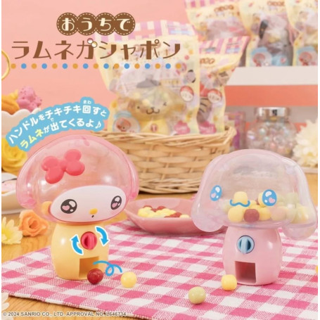 Sanrio Characters Candy Gashapon Toy - Hello Kitty, My Melody m.fl. - Få en ven med hjem i form af disse søde Sanrio figurer fra Bandai Namco! Figuren er indrettet som gashapon med sin egen slik dispenser  ✧◝(⁰▿⁰)◜✧