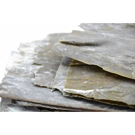 Konbu Tang 1kg - Laminaria Japonica - Konbu er tørret tang, der også kendes også som kombu eller kelp. Denne type benyttes primært i madlavning og til fremstilling af den klassiske, japanske dashi.