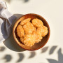 Amanoya Kabukiage Himemaru Senbei 98g - Traditionelle senbei kiks fra Japan med Amanoya's populære glasering - en fantastisk sojasauce med krydderier, der byder på masser af umami og velsmag ( ´ ▽ ` )
