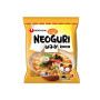Nongshim Neoguri Mild Seafood Ramyun Instant Nudler - Koreanske instant nudler med masser af smag fra fisk og skaldyr, samt hvidløg og sort peber, der tilsammen skaber et både komplekst og mættende måltid.