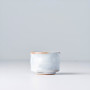 Japansk Keramik Sake Kop 50ml Kumo Ochoko - Keramik fra Japan af udsøgt kvalitet. Traditionel høj sake kop med hvid og sandfarvet glaze i en ochoko størrelse særligt egnet til gæsteservering. 