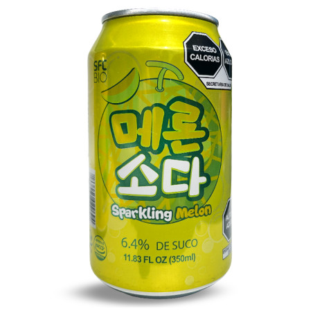 SFC Koreansk Melon Sodavand 350ml - Lækker koreansk sodavand med frisk smag af sød melon. Nyd den som en sodavand eller bland den med øl eller shochu for en forfriskende frugtdrink.