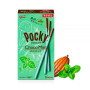 Pocky Choco Mint Summer Limited Edition - De velkendte sprøde Pocky kiksestænger med smag af chokolade og mint nu i en helt særlig kiks med to flotte nuancer!