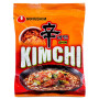 Nongshim Kimchi Ramyun Instant Nudler - Instant nudler med masser af smag fra chilipeber og koreanske kimchi-flager, der tilsammen skaber et både komplekst og mættende måltid uden at blive for stærk.