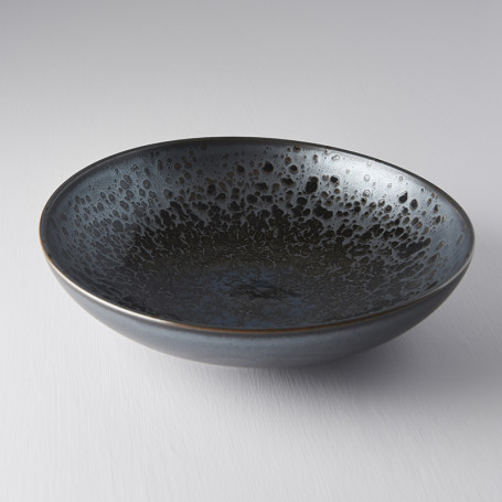 Japansk Keramik Skål 28,5cm Black Pearl - Håndlavet keramik fra Japan af udsøgt kvalitet. Skønt design inspireret af sort perlemor frembragt af lokalt værksted i Gifu med en lang håndværkstradition.