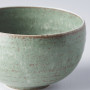 Japansk Keramik Chawan Matcha Skål 13cm Magatama - Håndlavet keramik fra Japan af udsøgt kvalitet. Skønt design i salvie og jade farver frembragt af lokalt værksted i Gifu med en lang håndværkstradition.