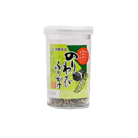 Nihon Kaisui Wasabi Furikake 50g - Furikake krydderimix i praktisk glasbeholder med masser af smag og umami! Denne blanding af wasabi, nori tang og sesamfrø er som skabt til dine risretter.